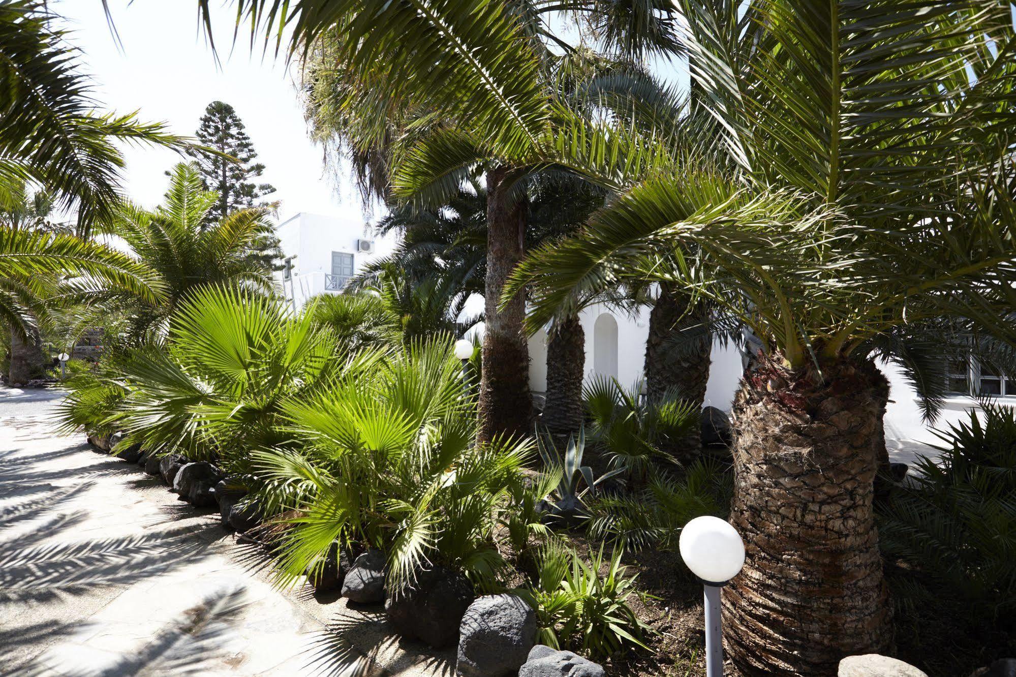Fenix Hotel Perissa  Exterior photo